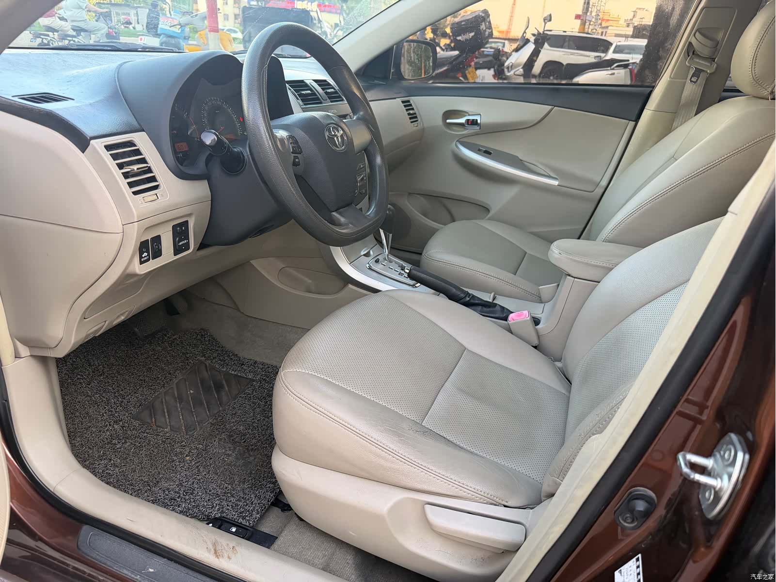 Toyota Corolla, 2013 6