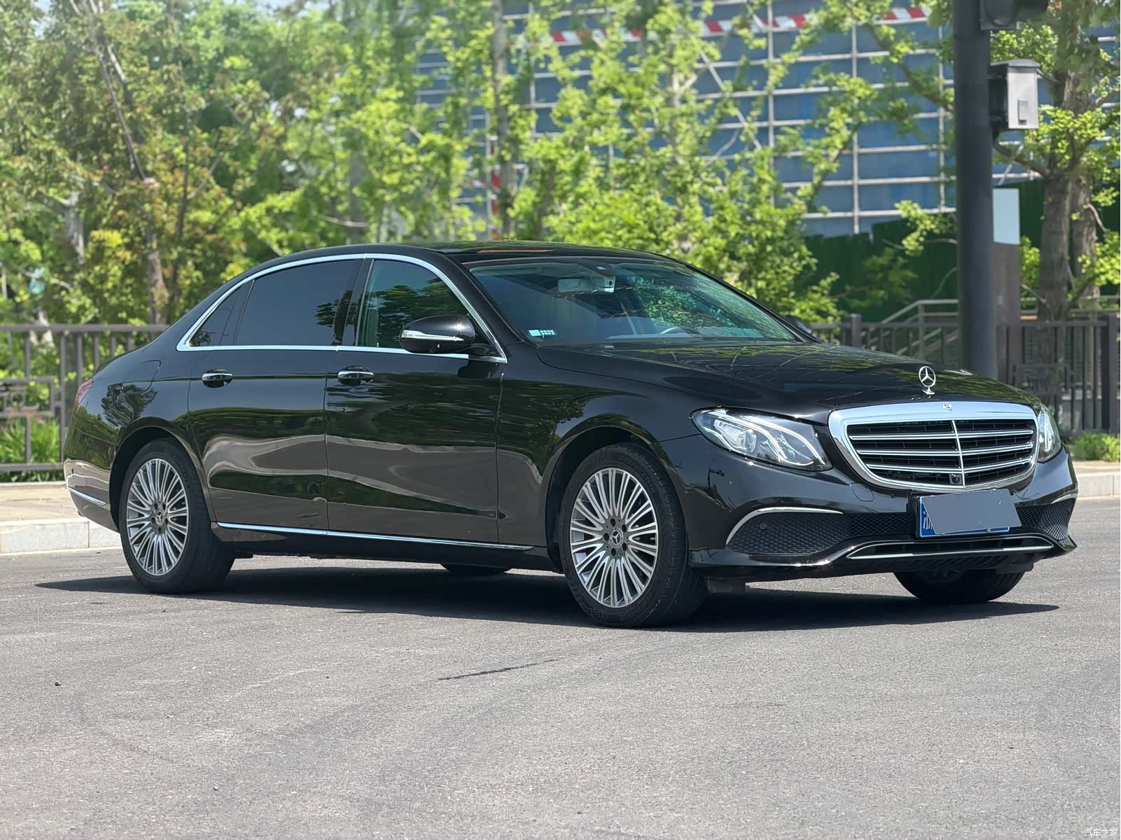 Mercedes-Benz E-Class, 2020 3