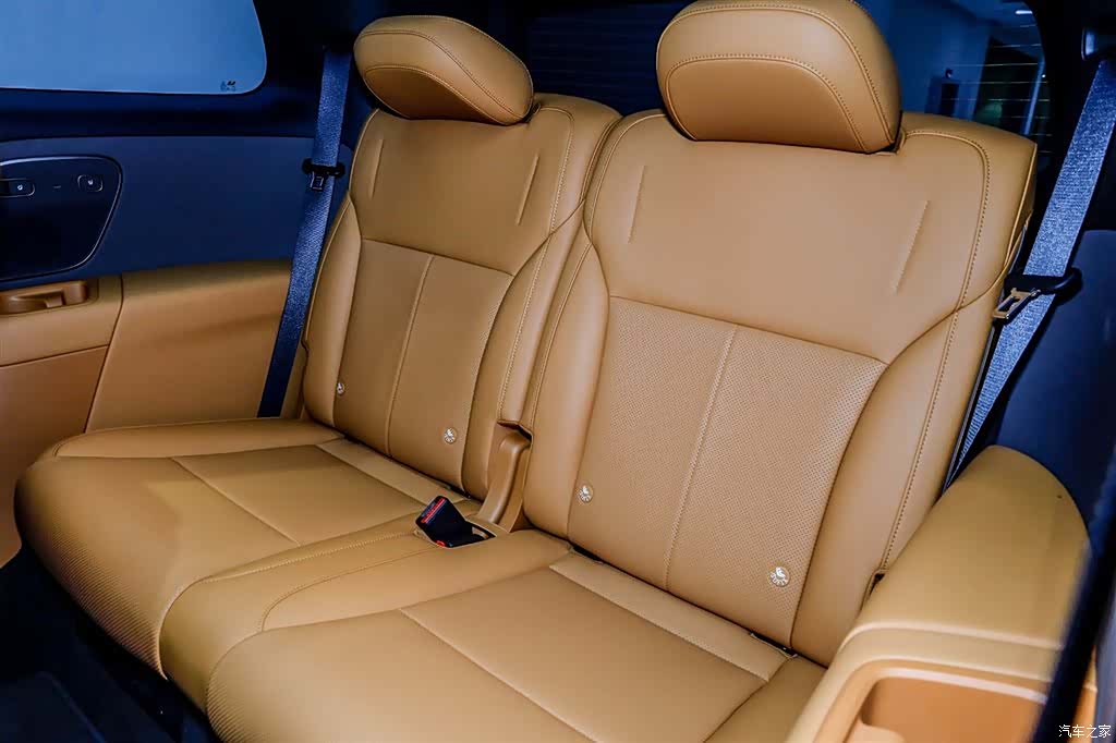 Li Auto i8, 2025 8