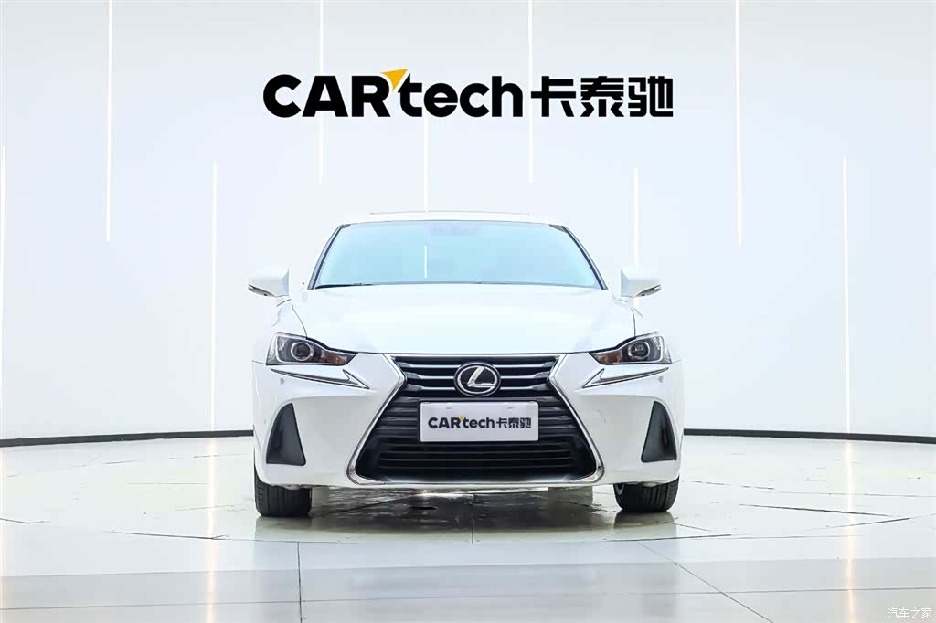 Lexus IS, 2017 все фото