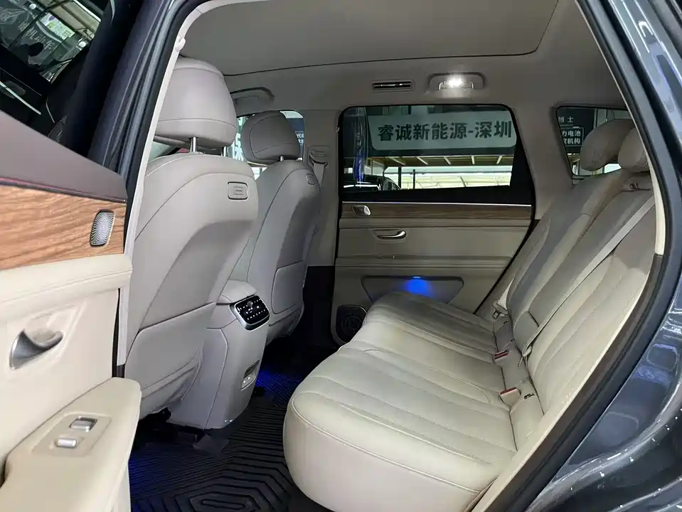 AITO Ask the world M7