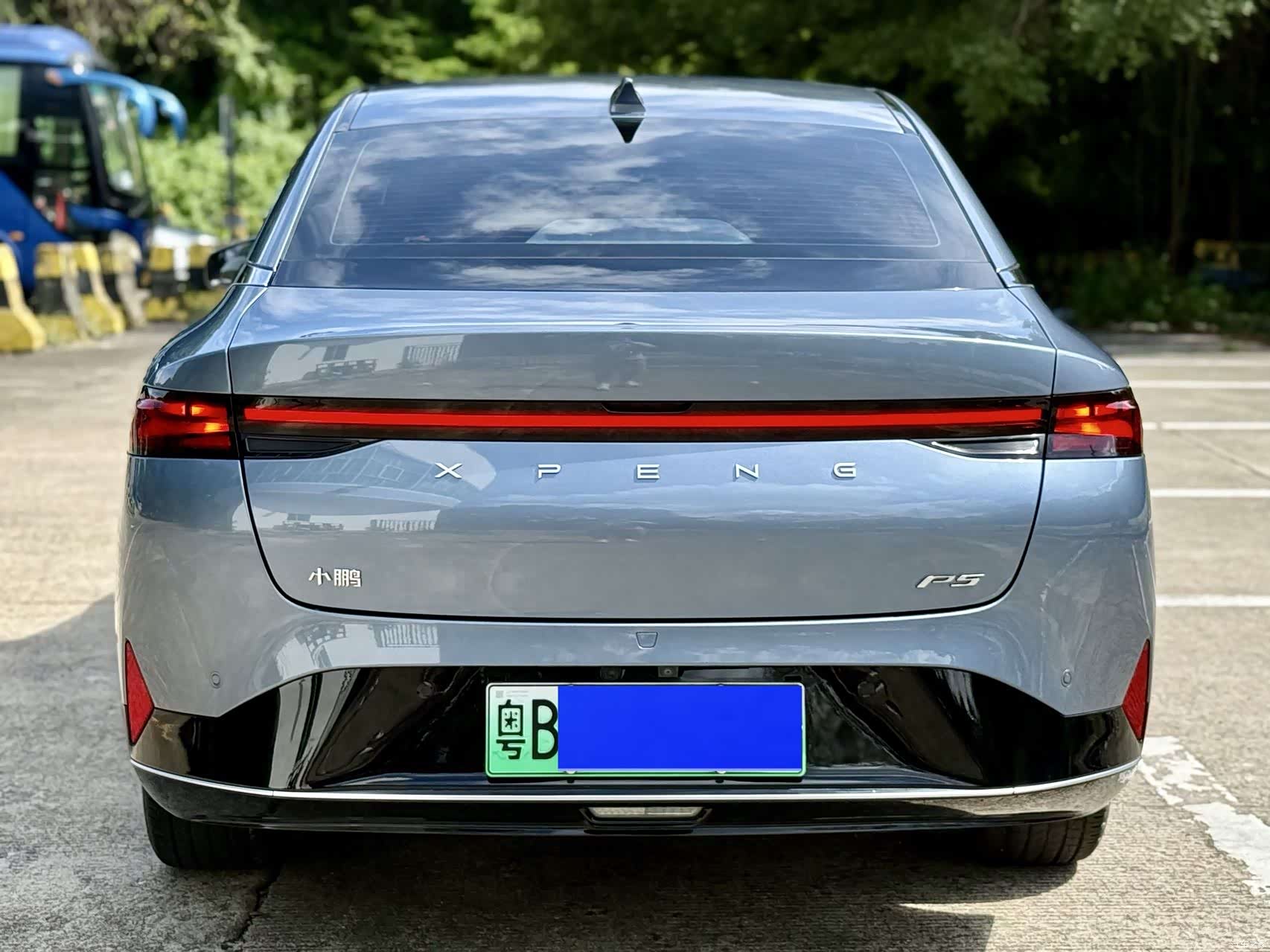 Xpeng P5, 2022 все фото