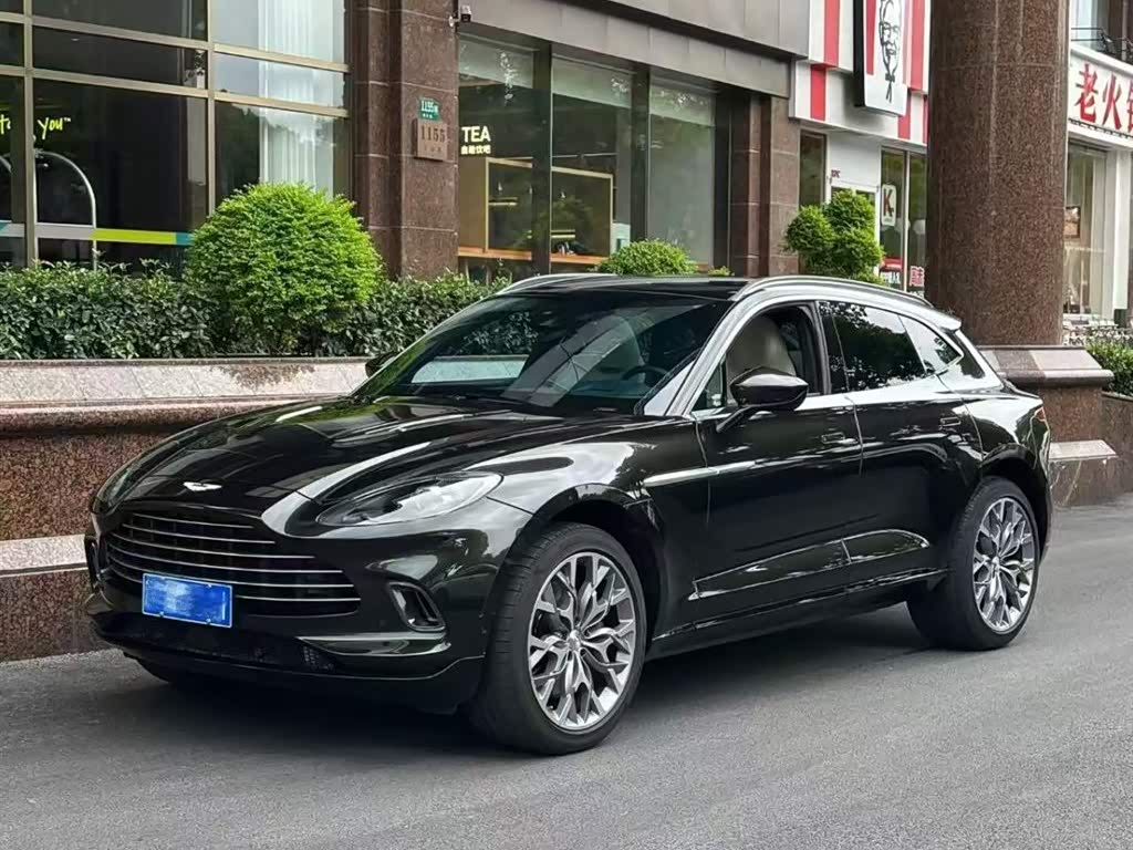 Aston Martin DBX
