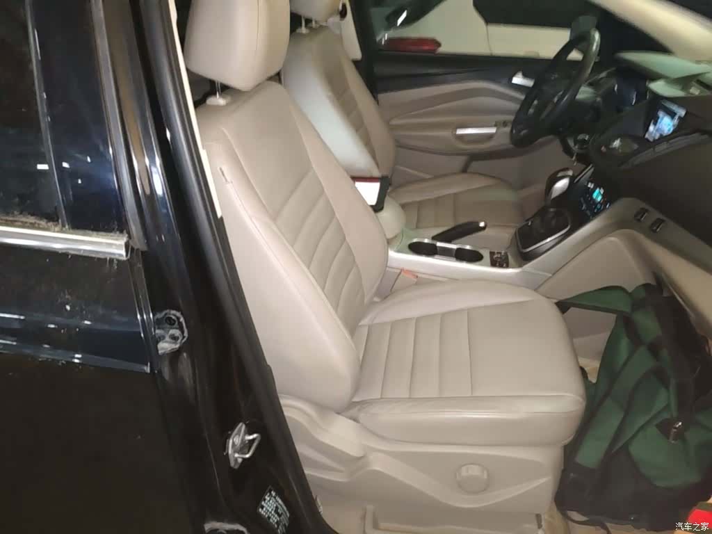 Ford Kuga, 2015 25