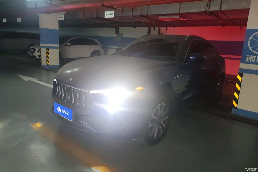 Maserati Levante, 2017 1