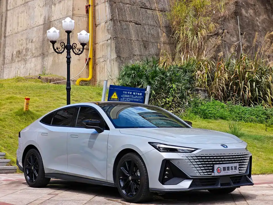 Changan UNI-V