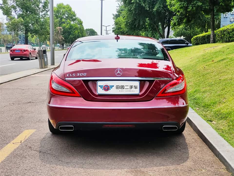 Mercedes-Benz CLS Mercedes-Benz CLS