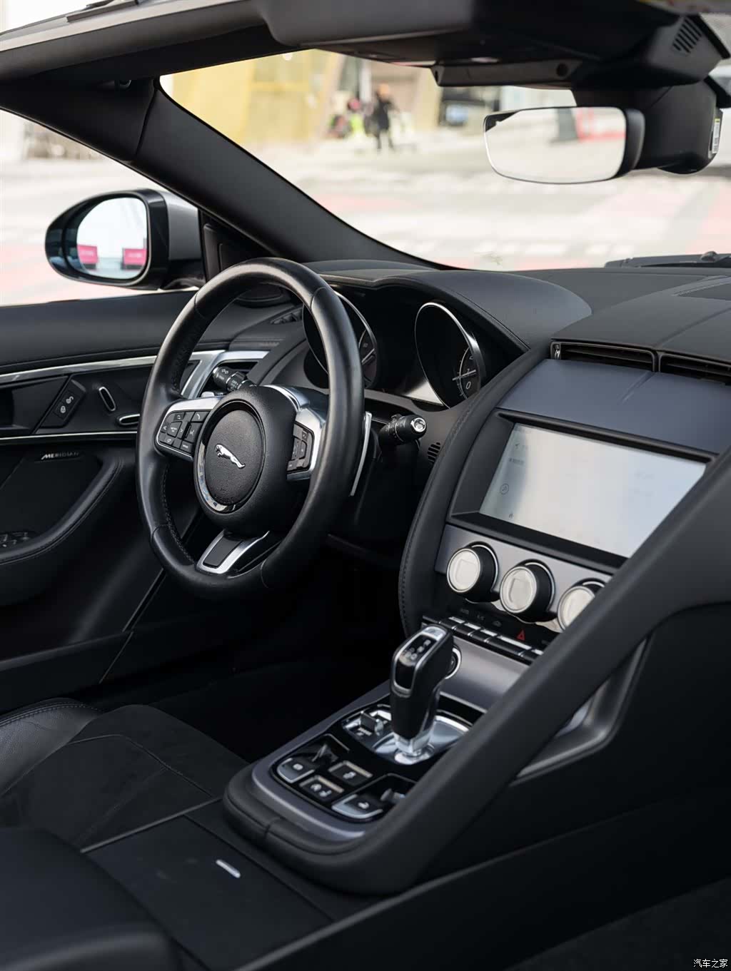 Jaguar F-TYPE, 2018 10