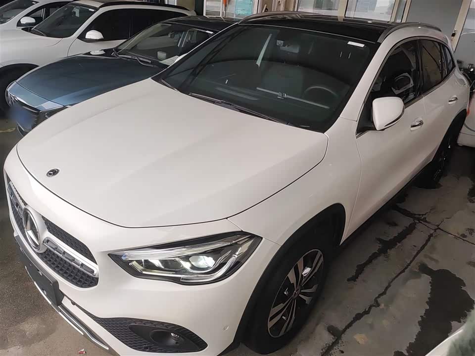 Mercedes-Benz GLA