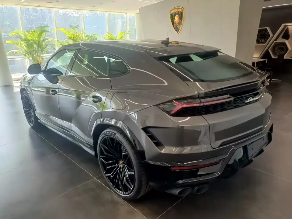 Lamborghini Urus SE