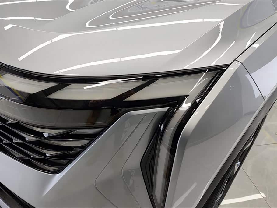 Geely Atlas L