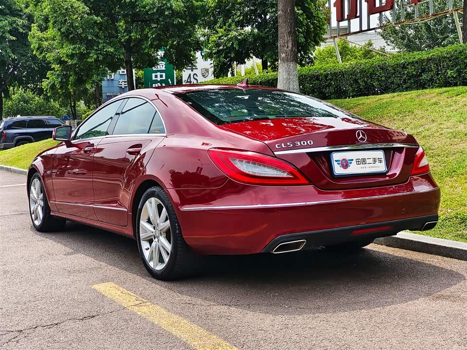 Mercedes-Benz CLS Mercedes-Benz CLS