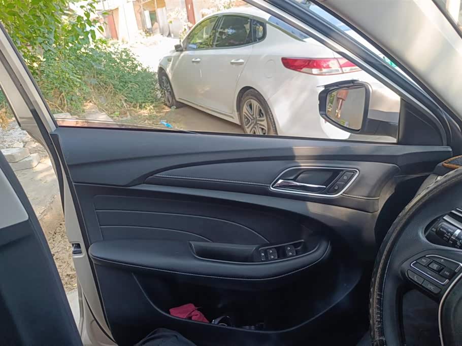 Roewe i5 Roewe i5