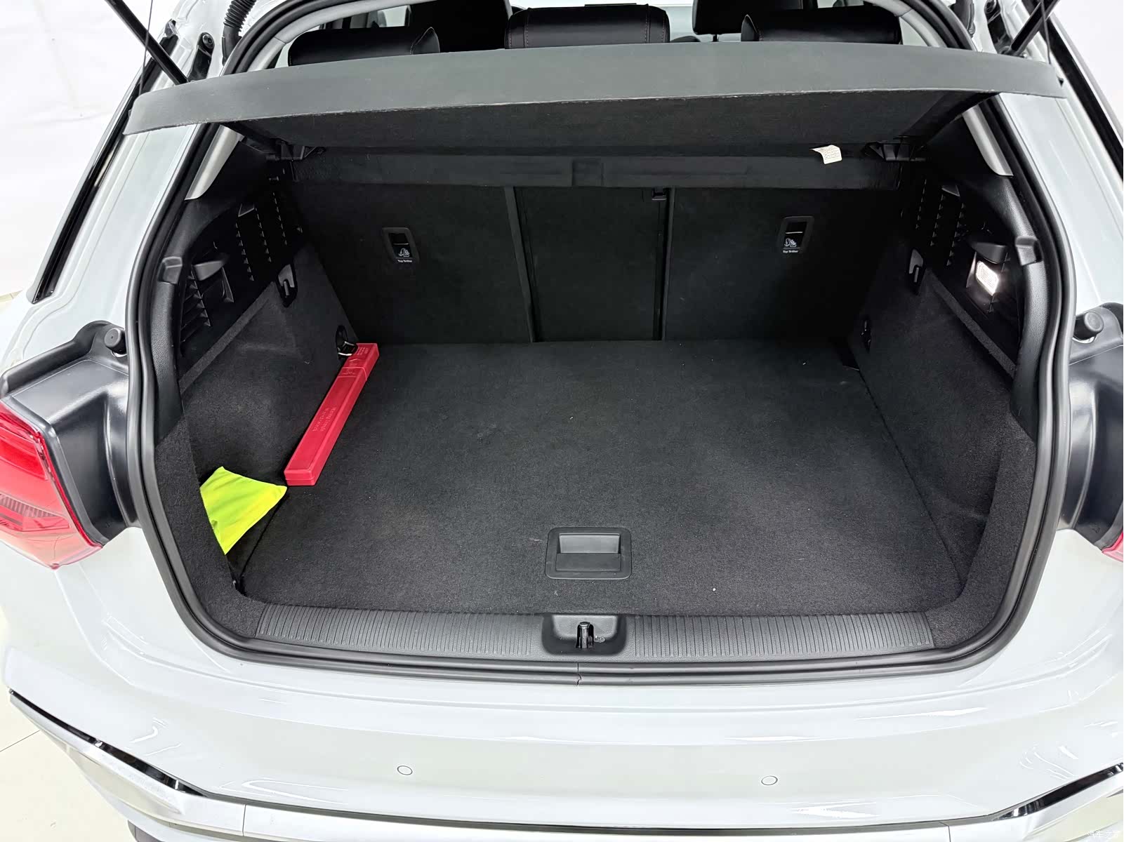 Audi Q2L, 2023 22