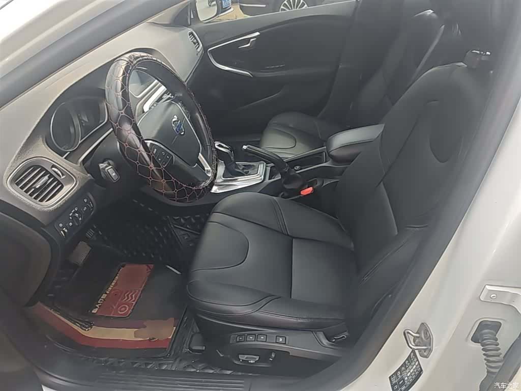 Volvo V40, 2015 15