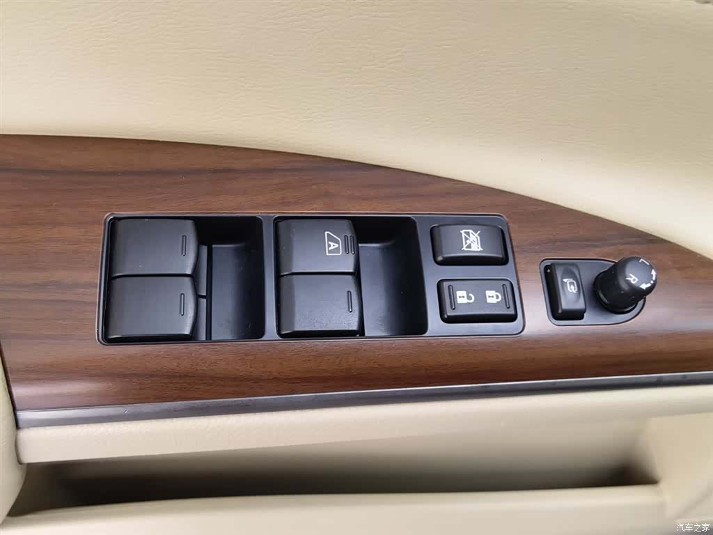 Nissan Teana, 2010 9