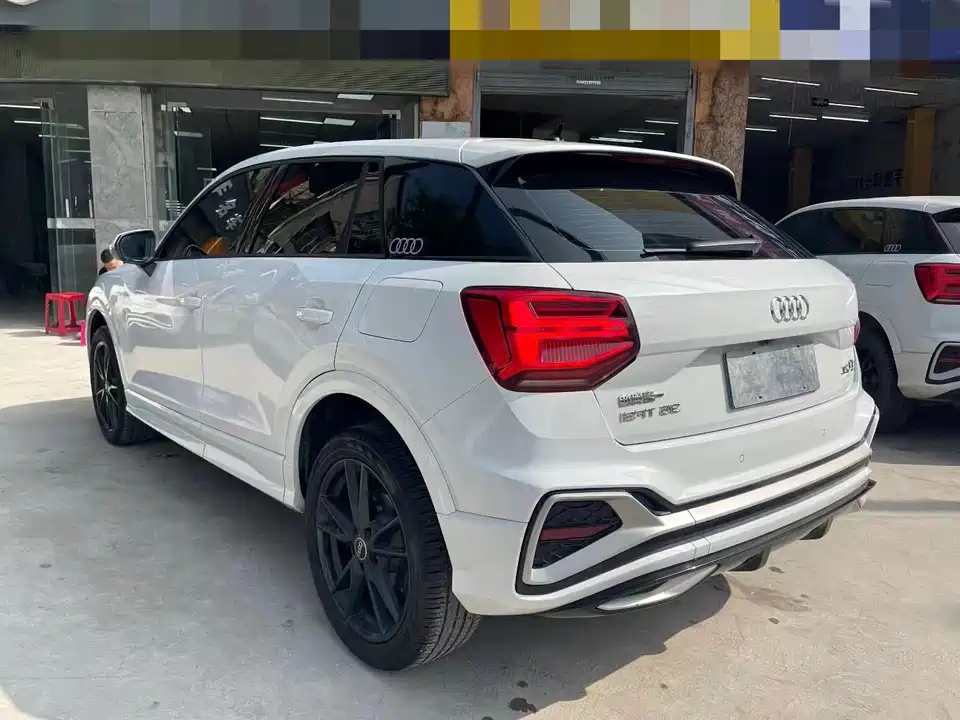 Audi Q2L
