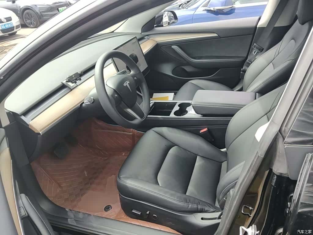 Tesla Model 3, 2023 15