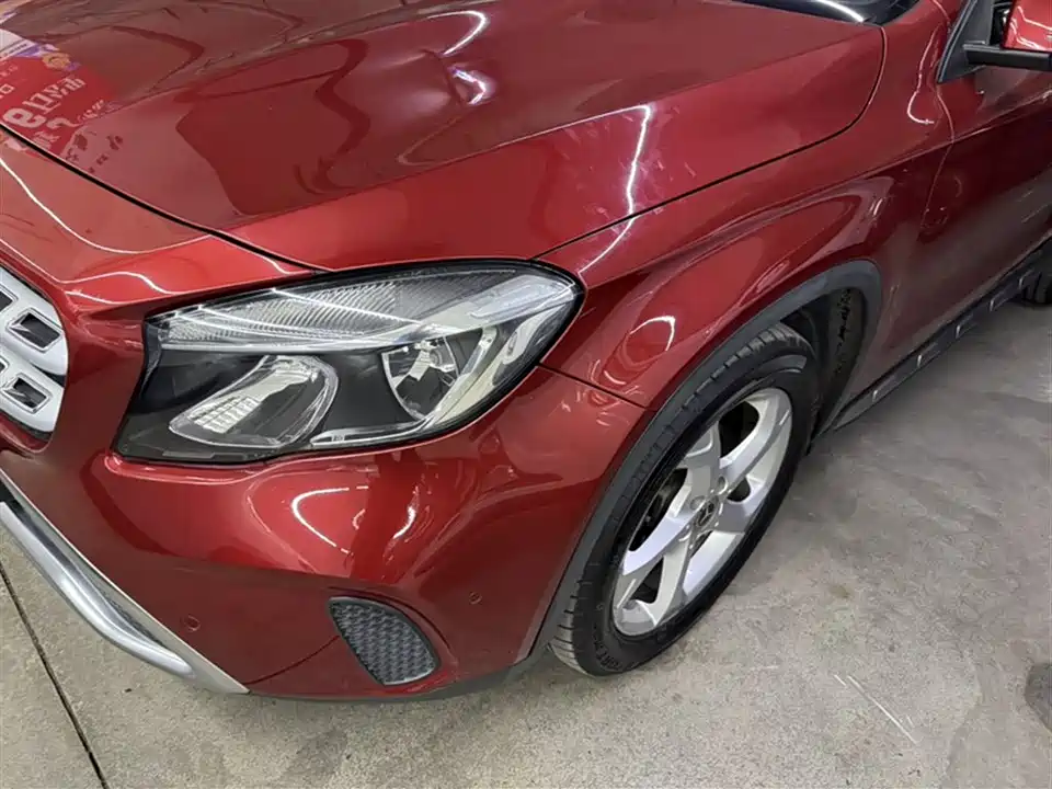 Mercedes-Benz GLA