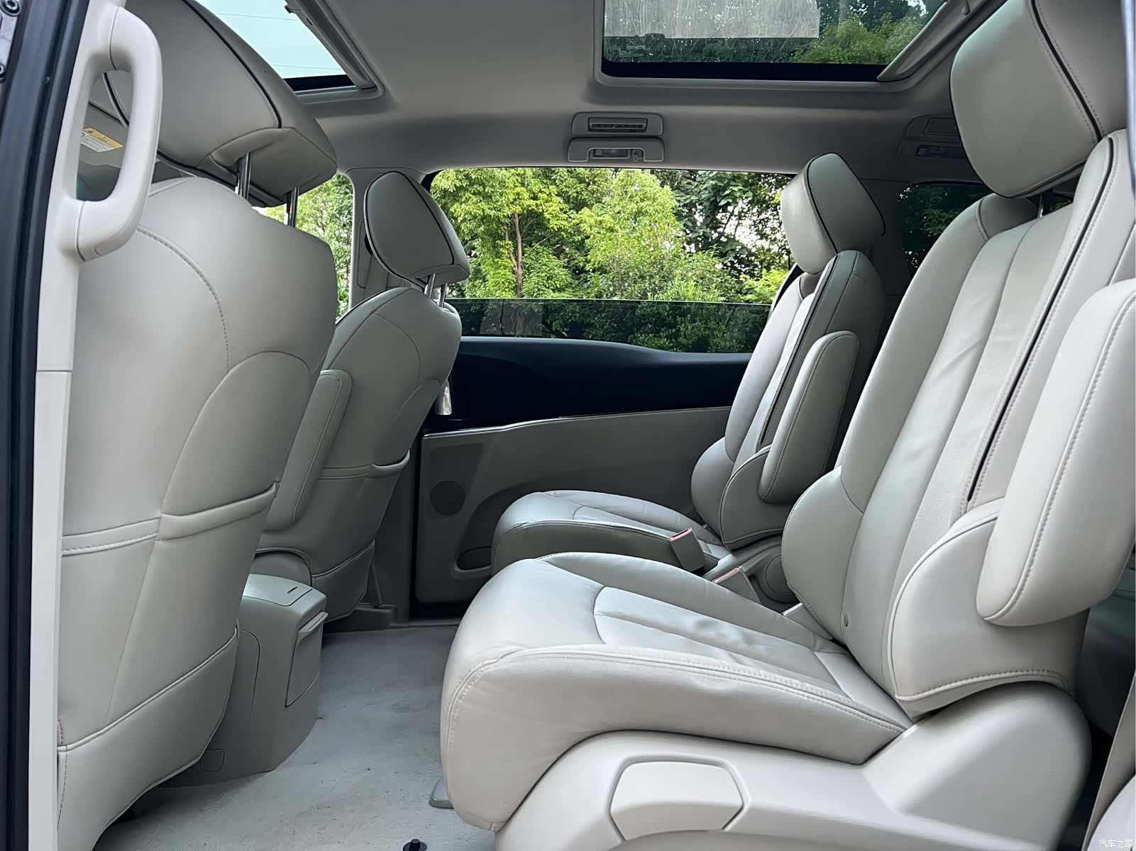 Buick GL8, 2021 9