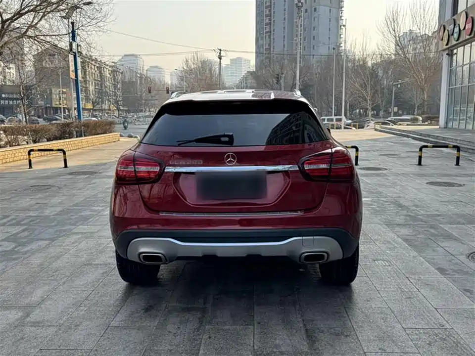 Mercedes-Benz GLA