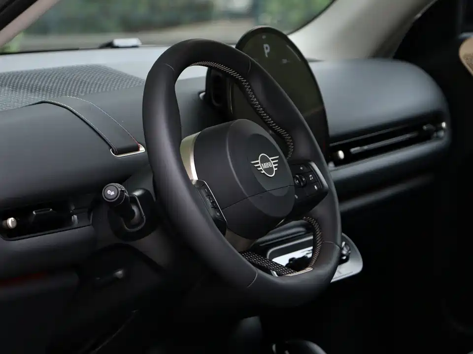 MINI Electric ACEMAN