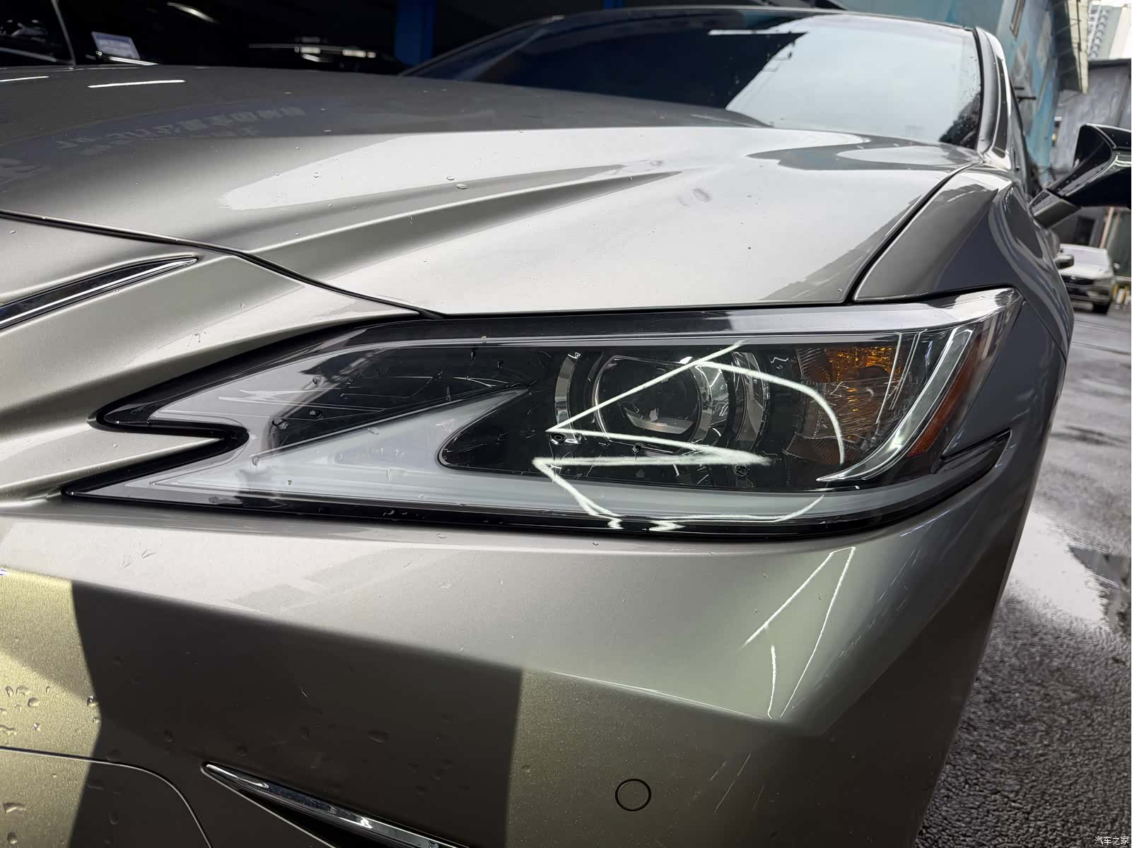 Lexus ES, 2024 4