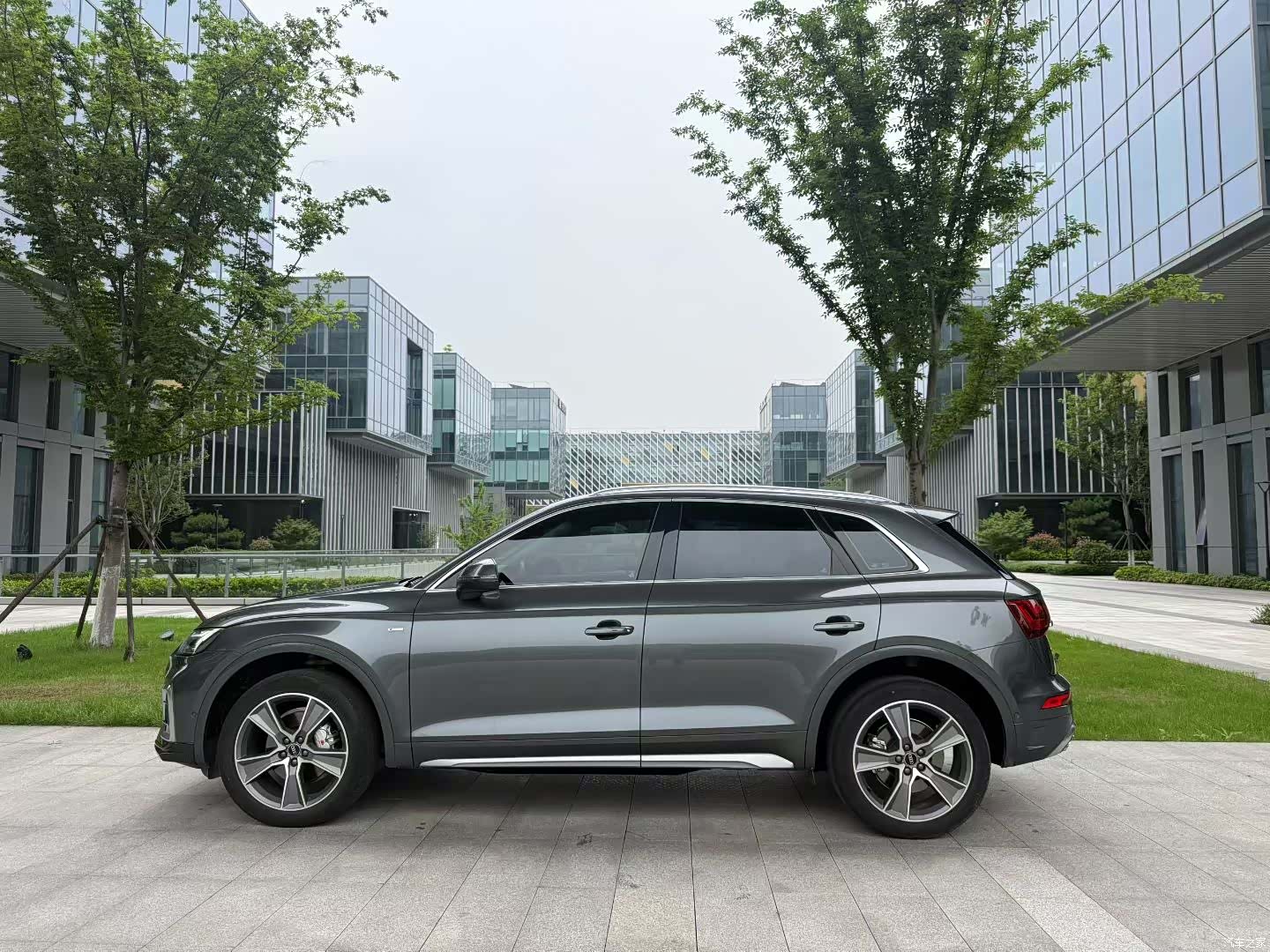 Audi Q5L, 2022 все фото