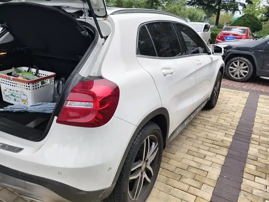 Mercedes-Benz GLA