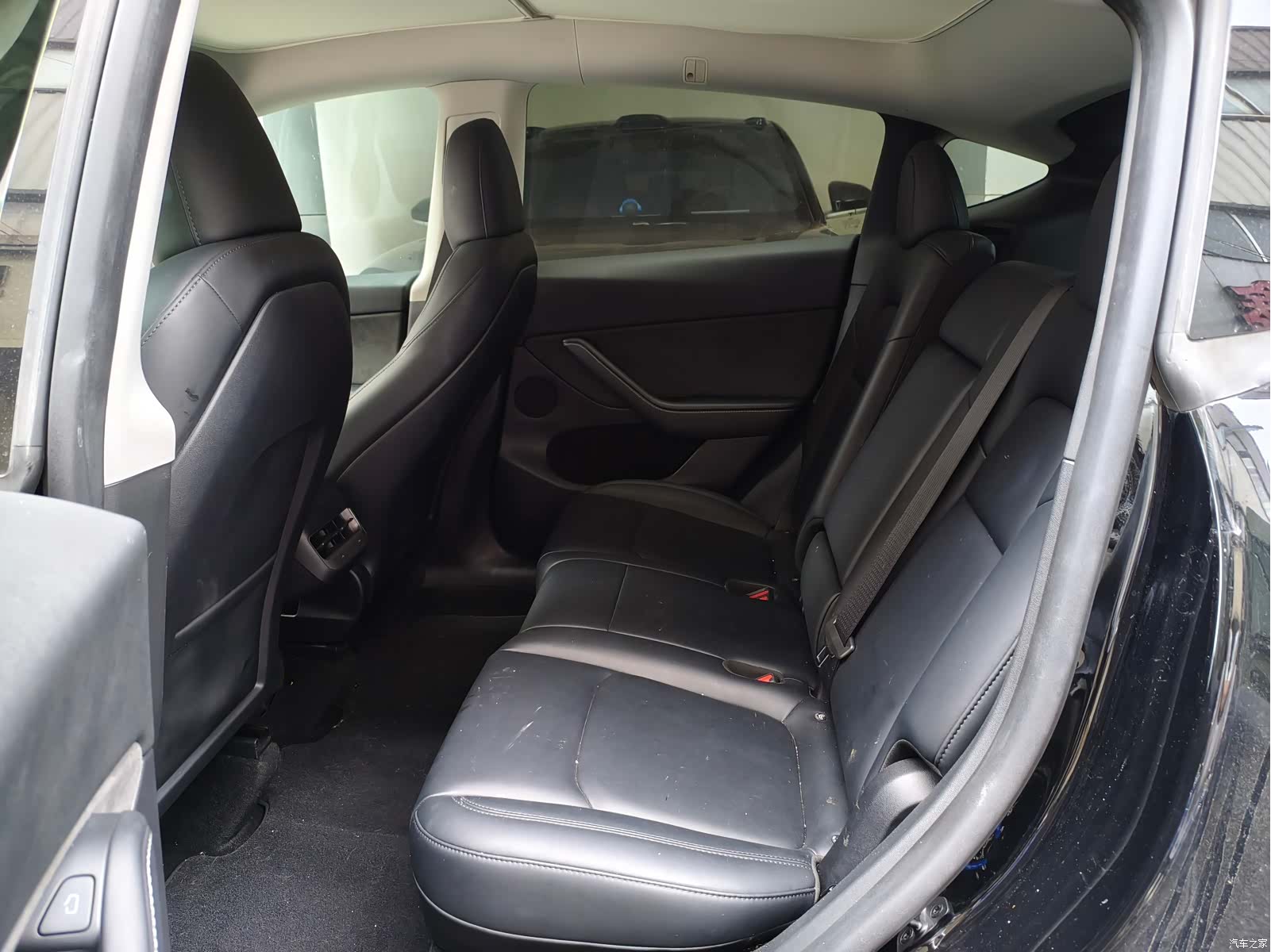 Tesla Model Y, 2023 6