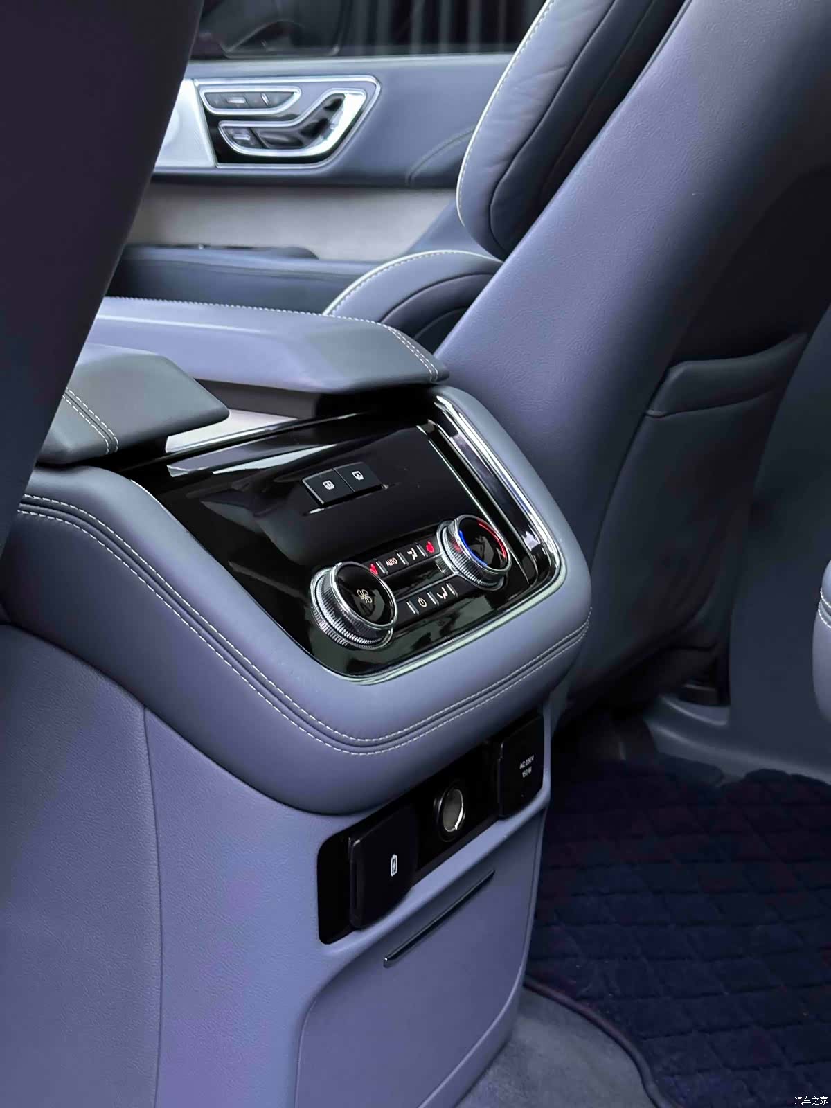Lincoln Navigator, 2020 6