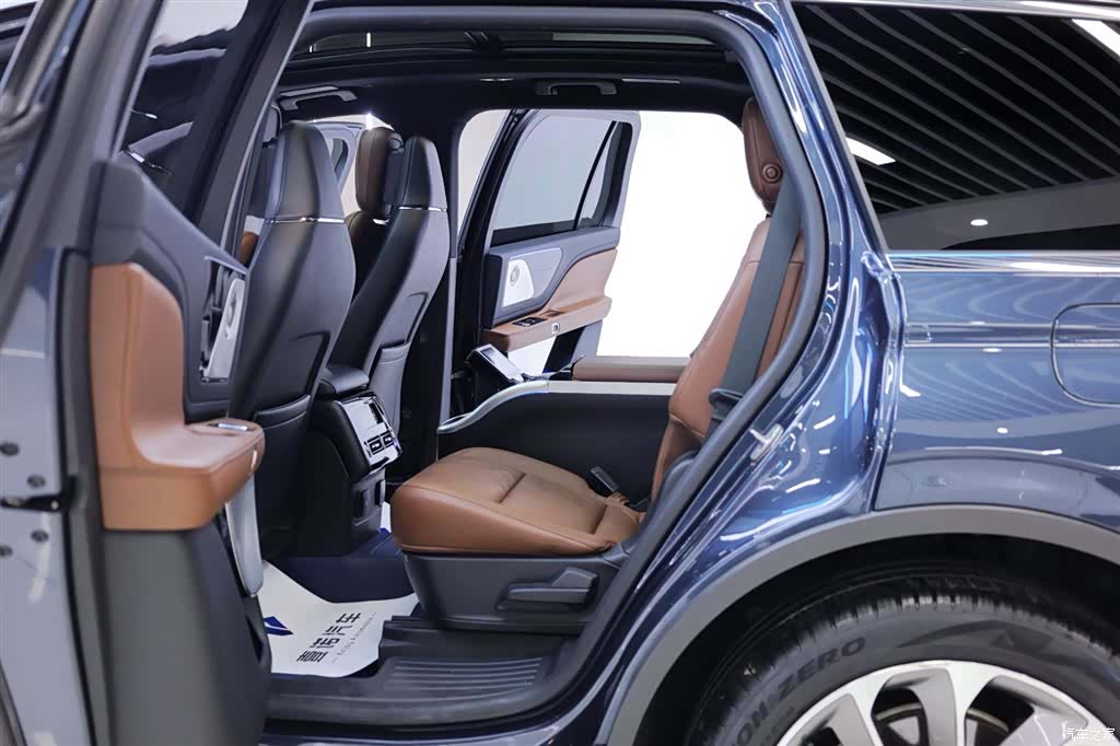 Lincoln Aviator, 2022 31