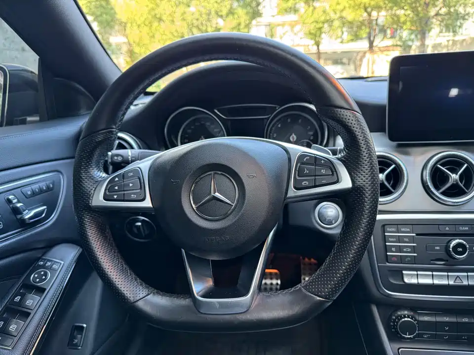 Mercedes-Benz CLA