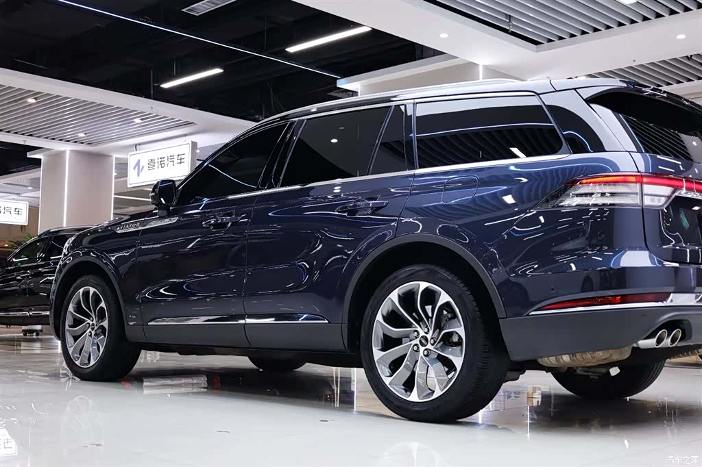 Lincoln Aviator, 2022 12