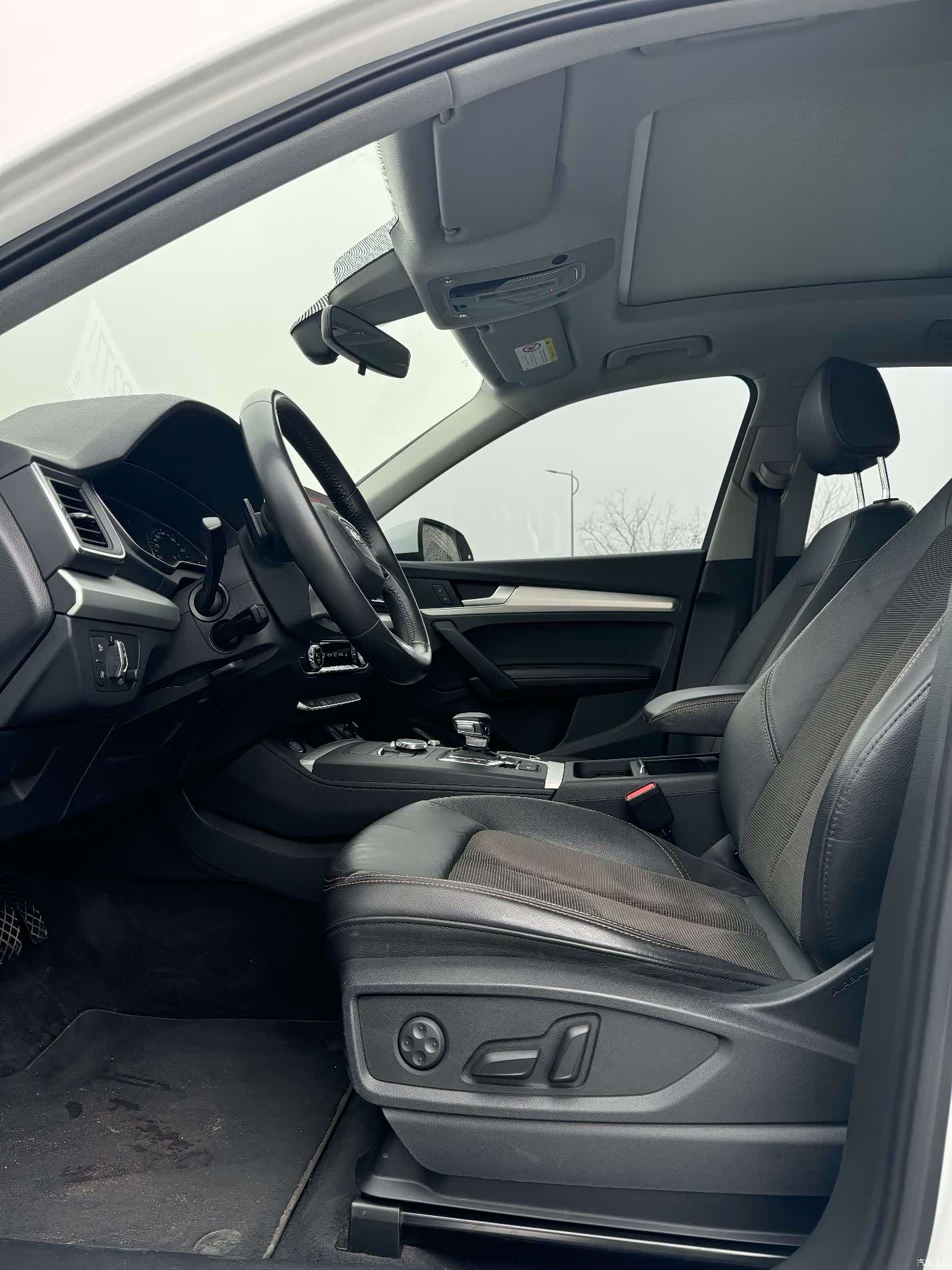 Audi Q5L, 2021 все фото