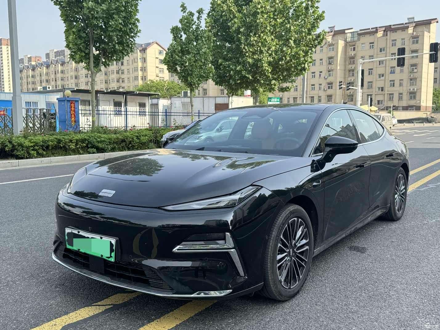 Geely 8, 2025 1