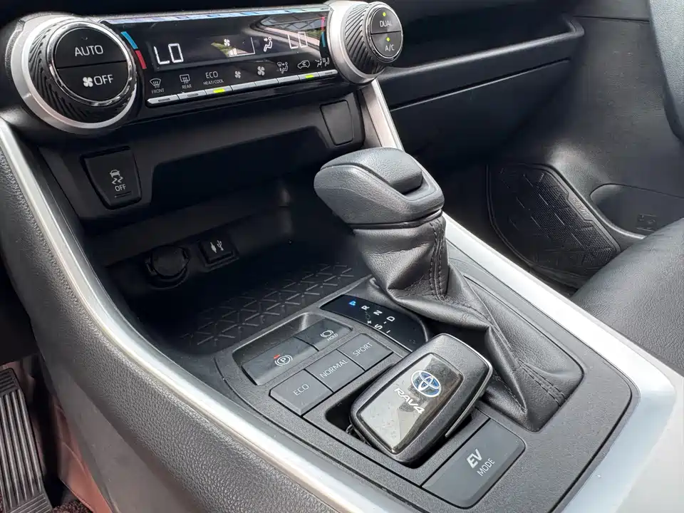 Toyota RAV4 Rongfang Dual Engine E+