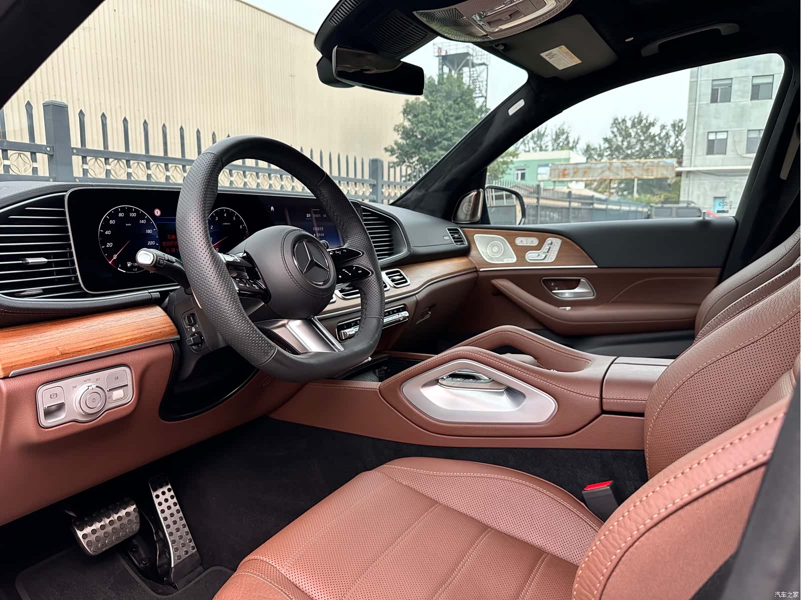 Mercedes-Benz GLS, 2024 14