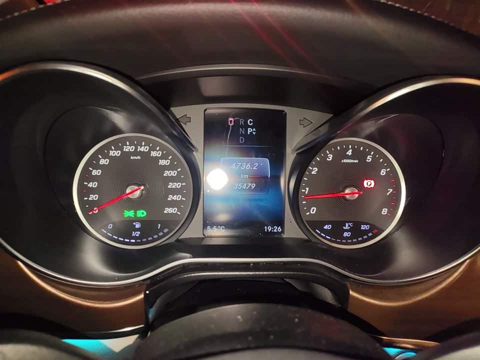 Mercedes-Benz V-class