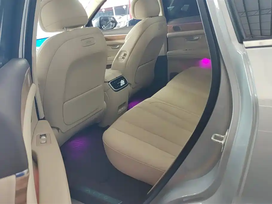 AITO Ask the world M7