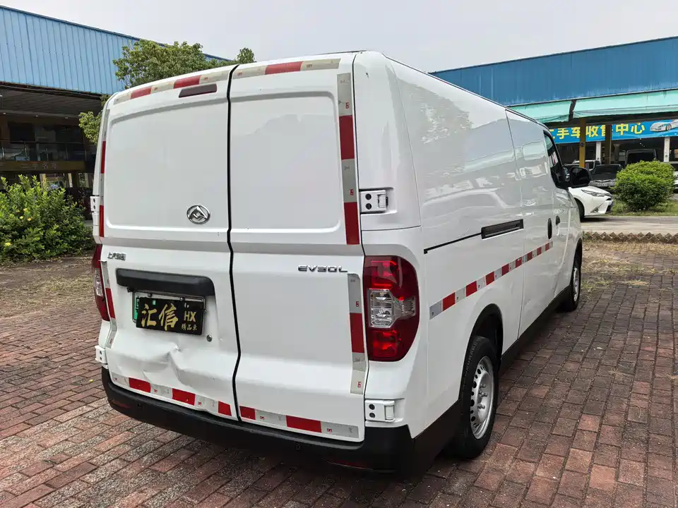 MAXUS Chase EV30