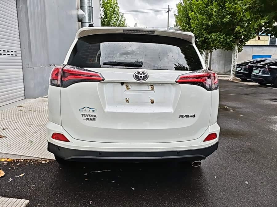 Toyota RAV4 2019, фото 5