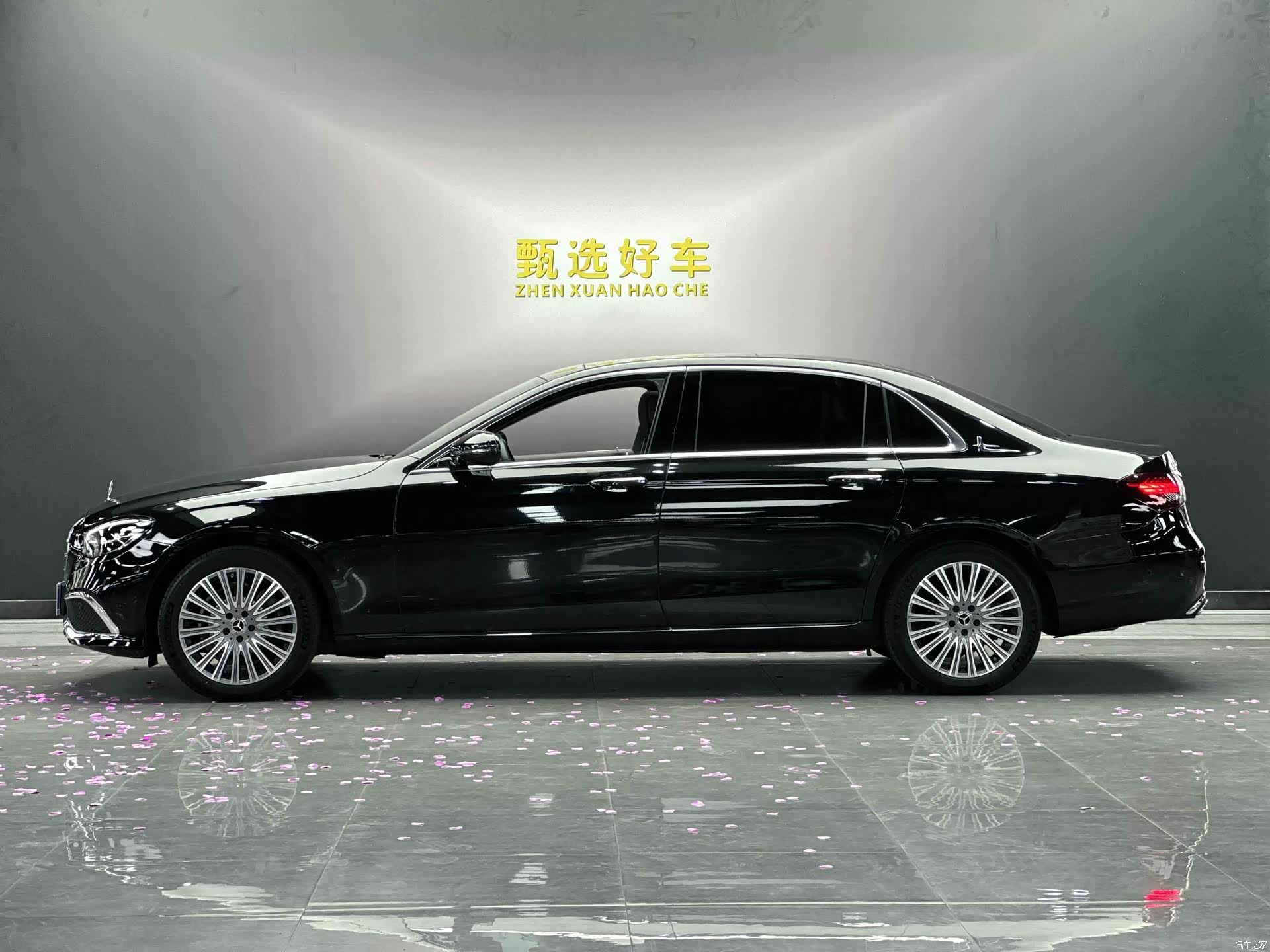 Mercedes-Benz E-Class, 2023 4