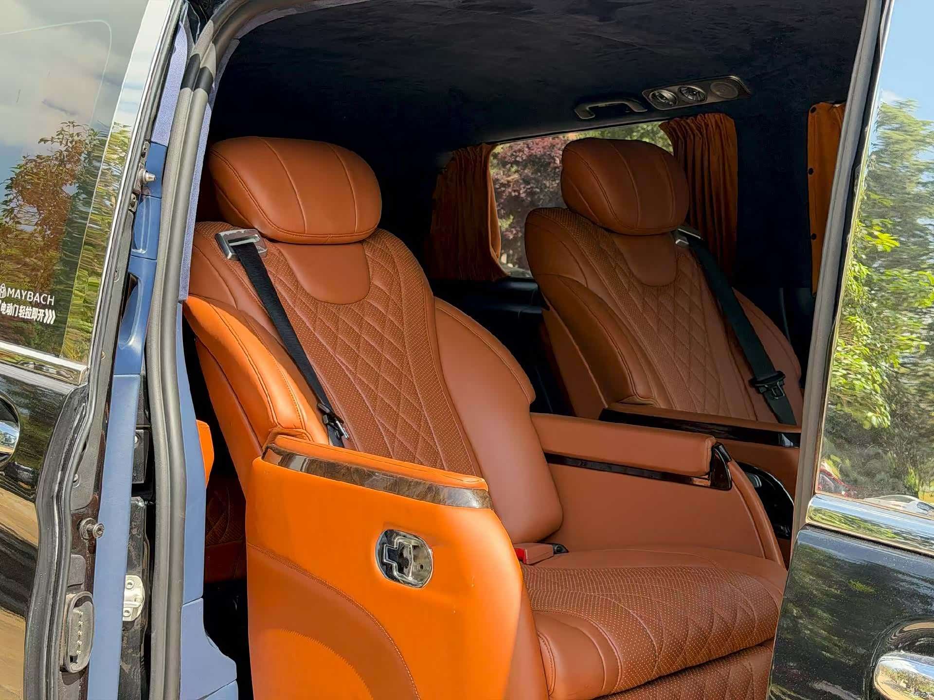 Mercedes-Benz 9, 2019 все фото