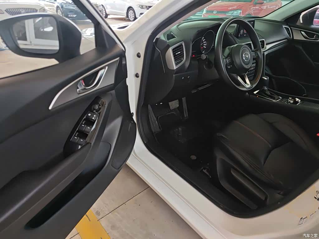Mazda Mazda3, 2018 12