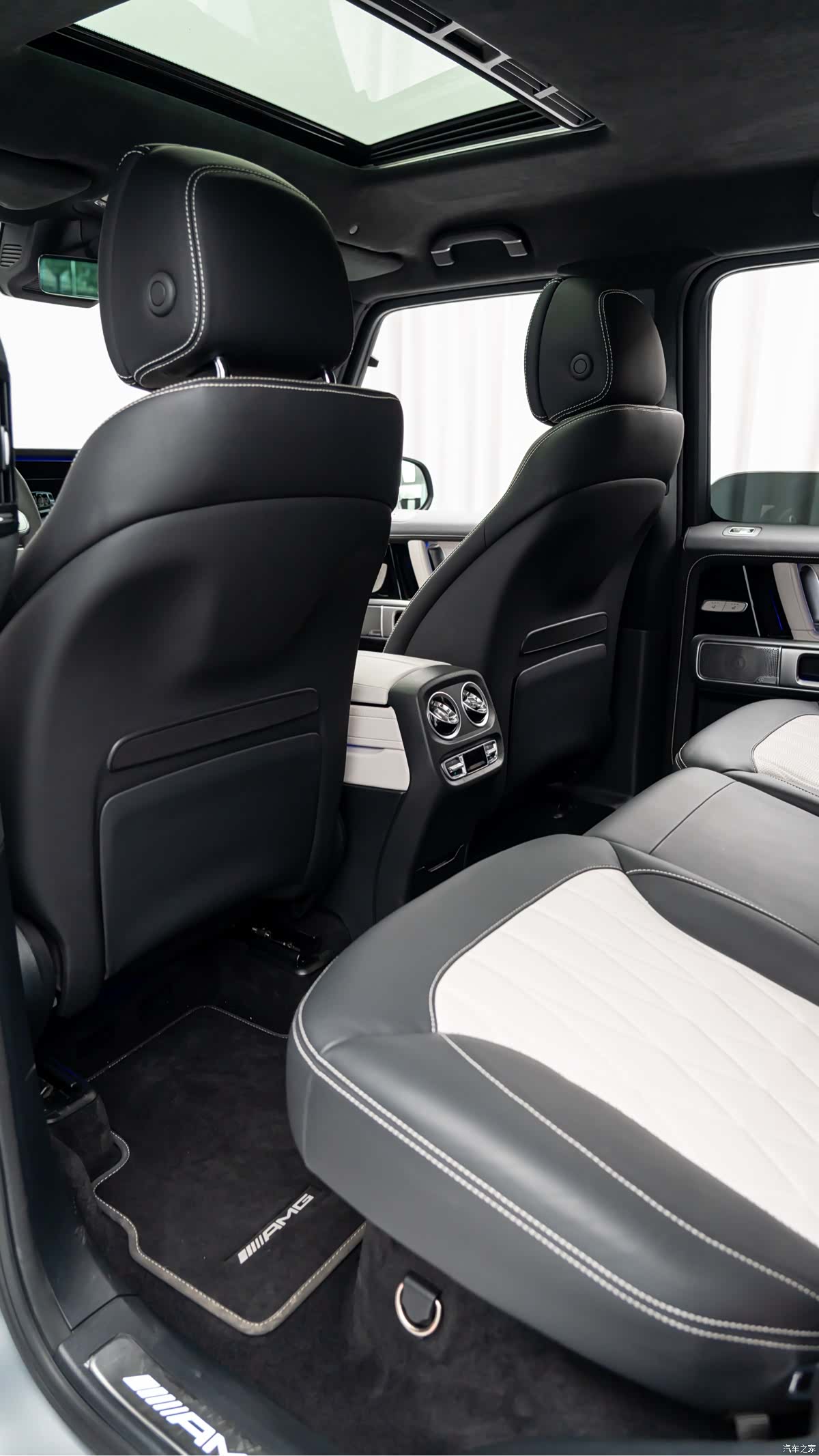 Mercedes-Benz G-Class, 2022 17