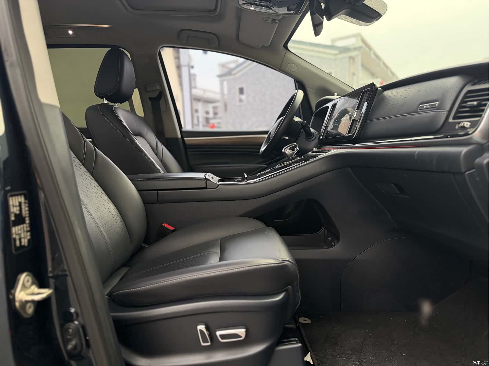 Trumpchi M8, 2021 11
