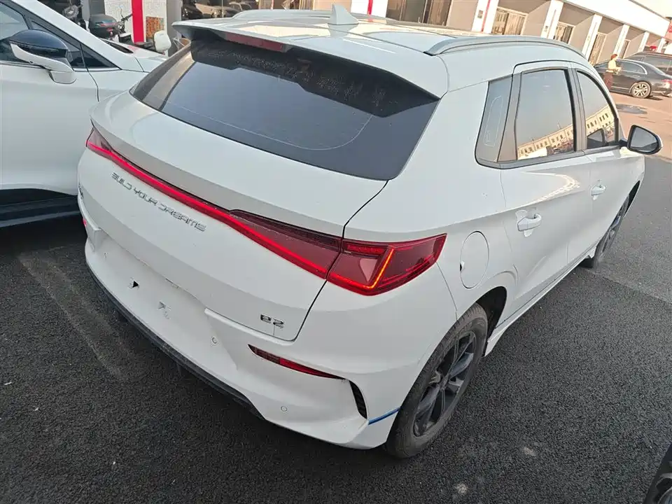 BYD e2