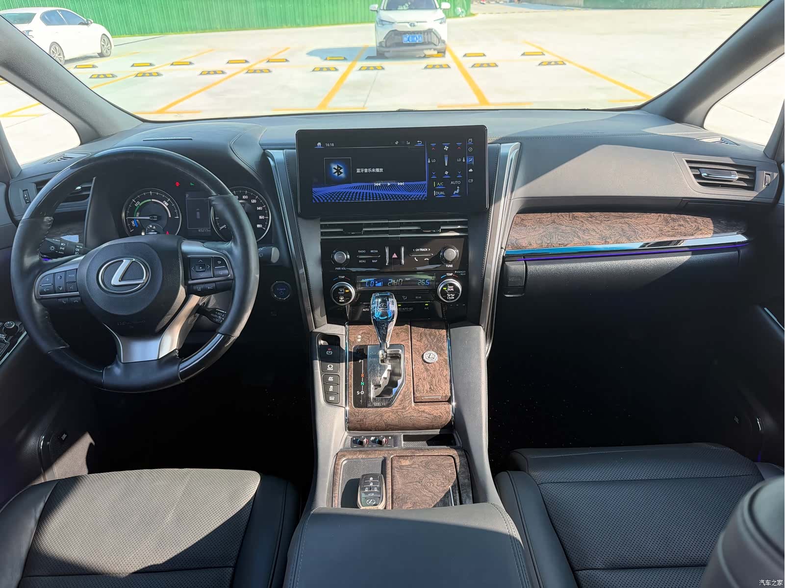 Toyota Vellfire, 2023 15