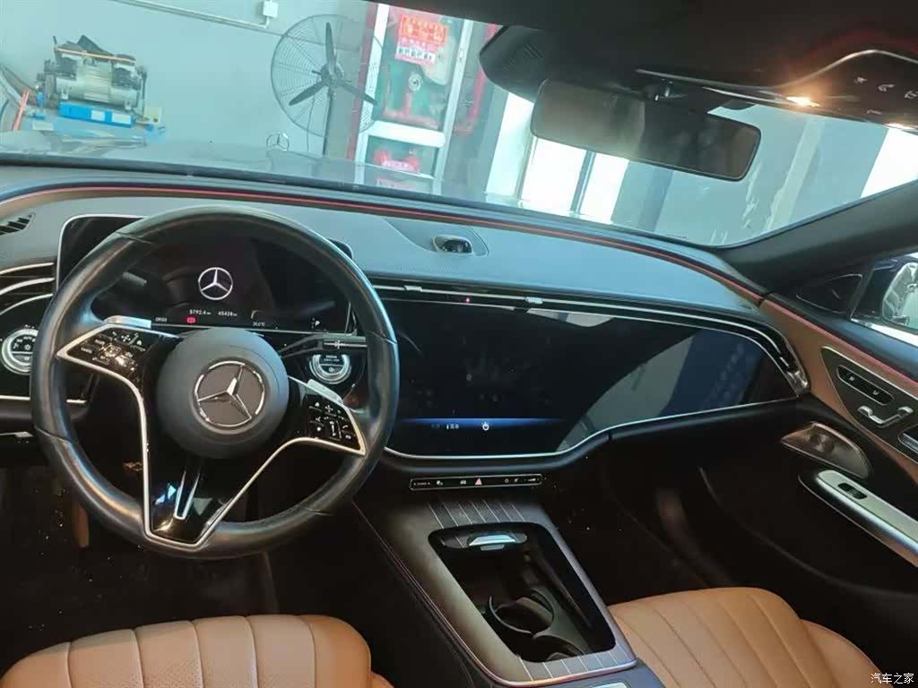 Mercedes-Benz E-Class, 2024 4
